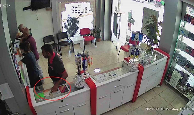 &quot;Hırsız tezgahta duran tuşlu telefonu fırsat bulduğu anda cebine indirdi&quot;