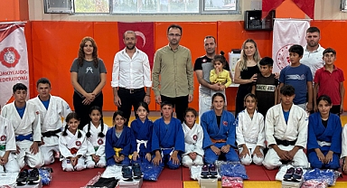 Iğdır’da genç judoculara malzeme dağıtımı