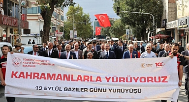Iğdır’da ‘Kahramanlarla Yürüyoruz’ etkinliği