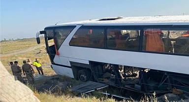 Iğdır’da otobüs şarampole yuvarlandı: 2 yaralı!