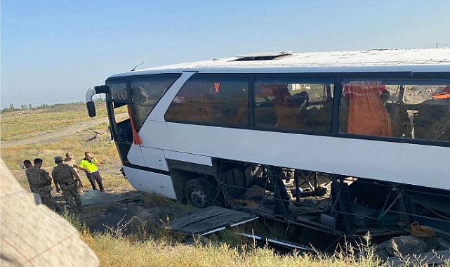 Iğdır’da otobüs şarampole yuvarlandı: 2 yaralı!