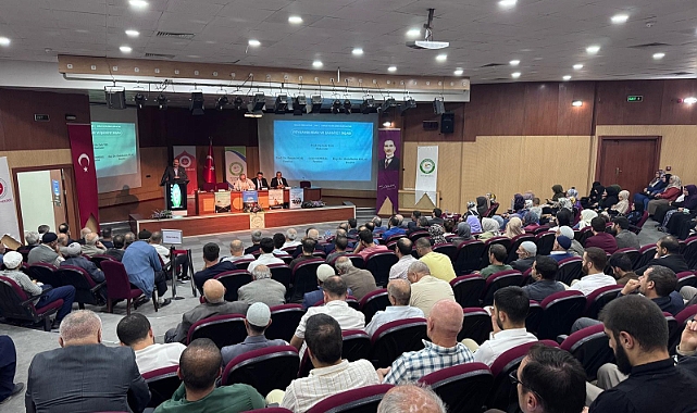 Iğdır’da  “Peygamberimiz ve Şahsiyet İnşası” konulu panel düzenlendi