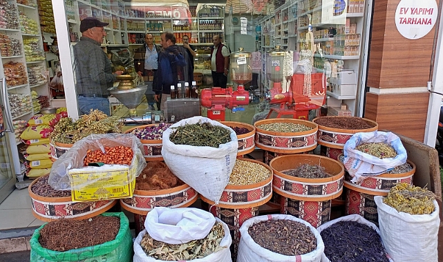 Iğdır’da soğuklar geldi aktarlara ilgi arttı