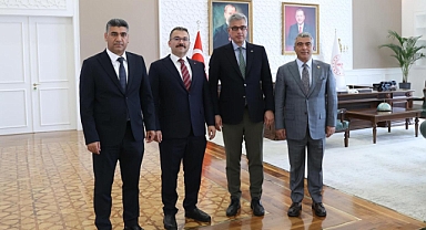 Iğdır Heyetinden Sağlık Bakanı Memişoğlu’na ziyaret