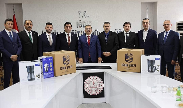 Iğdır Vakfından Iğdır&#039;daki okullara çay ve kahve manikası