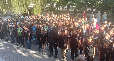 İl Müdürü Gün, Şehit Emin Güner Anadolu İmam Hatip Lisesi ve Ortaokulu’nu ziyaret etti