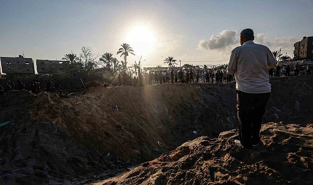İsrail, El Mevasi&#039;ye saldırdı: En az 40 kişi öldü