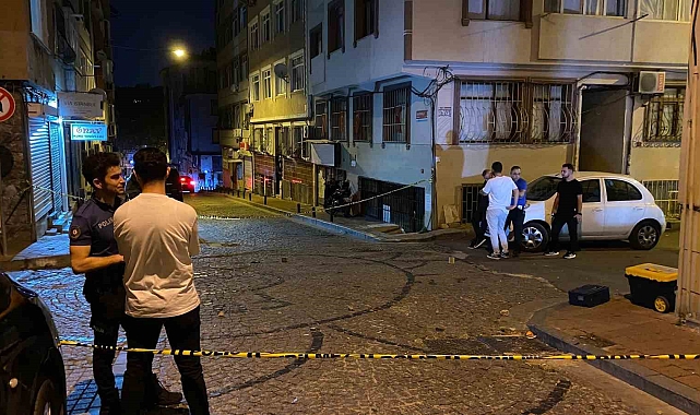 İstanbul Fatih&#039;te şüpheli şahıs polise ateş açtı