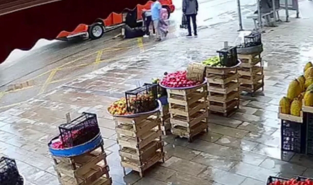 Kadın yolcu açılan kapıdan düşerek yaralandı