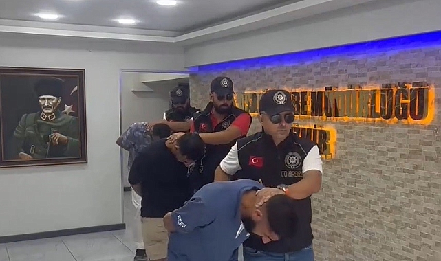 Kask takıp gizlendiler ama polisten kaçamadılar