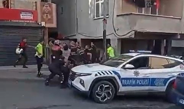 Kavgayı ayırmaya giden polis memurlarına taşlı sopalı saldırı