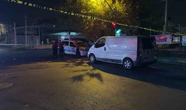 Kırmızı ışıkta bıçaklı kavga