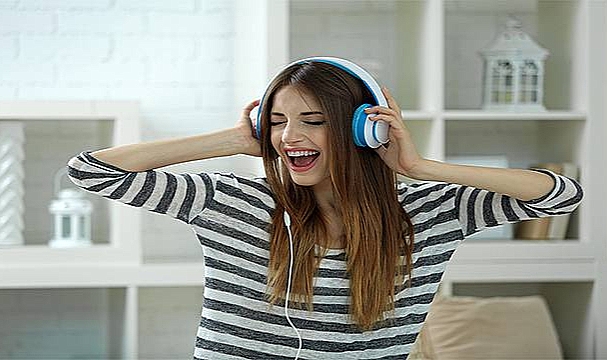 Kulaklık kullanımı, kalıcı işitme kaybına sebep oluyor