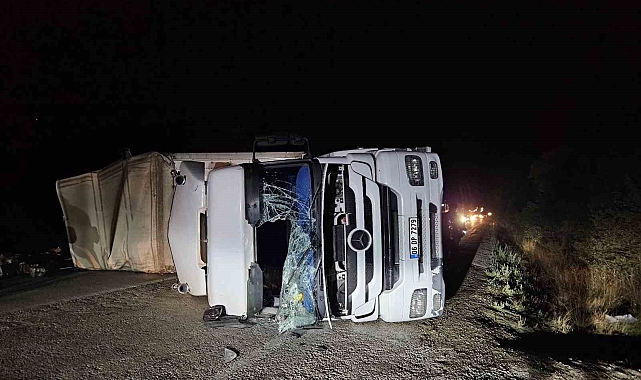 Maden suyu yüklü tır devrildi