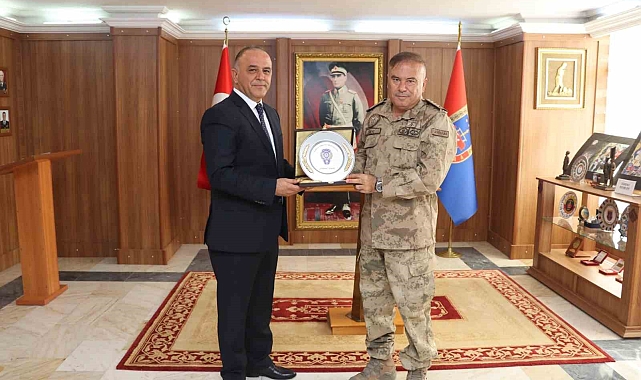 Mehmet Ömür Saka, Albay Yusuf Mutlu Genç&#039;i, makamında ziyaret etti