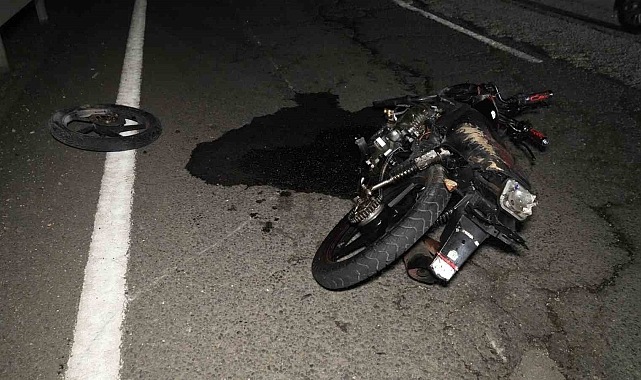 Metrelerce sürüklenen motosikletin sürücüsü tek ayakkabıyla kaçtı