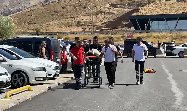 Metrelerce yuvarlanan vatandaş ambulans helikopterle kurtarıldı