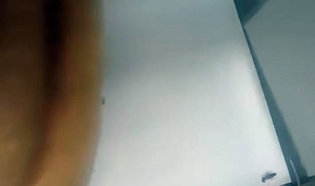 Migros&#039;ta ekmek reyonları arasında bir böceğin gezdiği görüldü