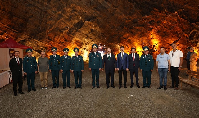 Nahçıvan heyetine Tuz Mağaraları gezisi