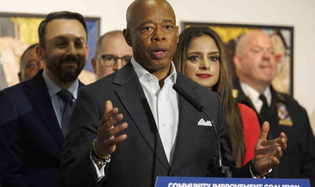 New York Belediye Başkanı Adams hakkında federal suçlama