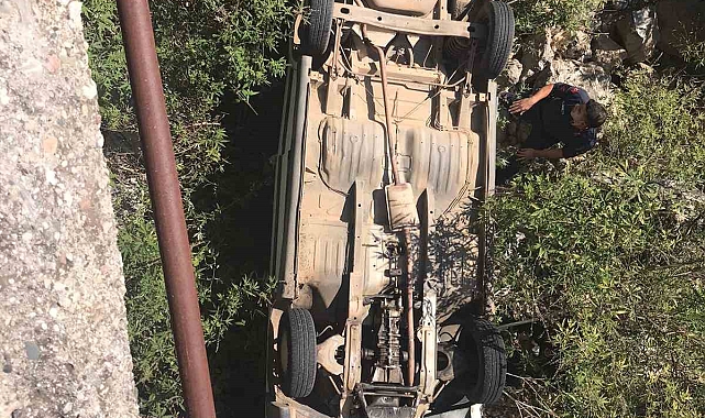 Otomobil köprüden düştü