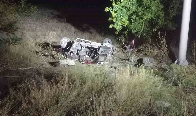 Otomobillerin çarpıştığı kazada 2 kişi hayatını kaybetti