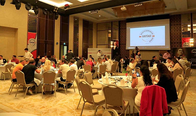 Para kazanmanın unutulmuş sırlarını ANTİAD üyelerine anlattı