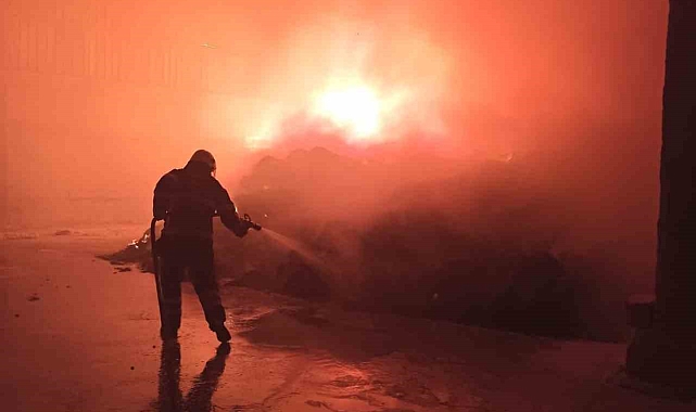 Reyhanlı&#039;da pamuk fabrikasında yangın