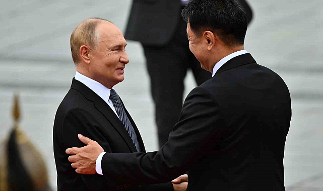 Rusya Devlet Başkanı Vladimir Putin, Moğolistan&#039;da resmi törenle karşılandı