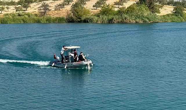 Serinlemek için Fırat Nehri&#039;ne girdikten sonra kaybolan gencin cansız bedeni bulundu