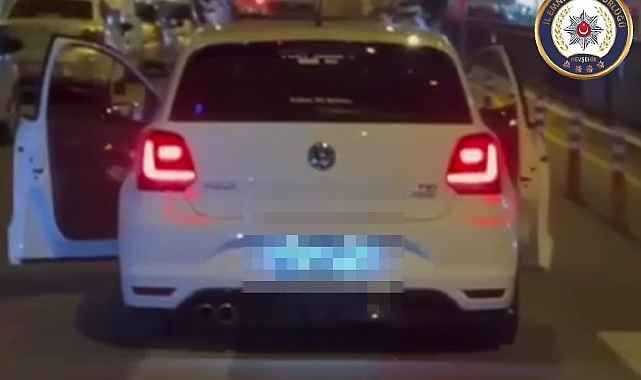 Seyir halindeki aracının kapılarını açarak ilerleyen sürücüye ceza kesildi