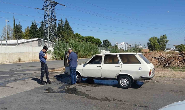 Seyir halindeki otomobilin motor kısmında yangın çıktı