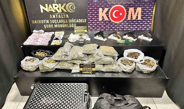 Silah tacirlerine operasyonda 2 şüpheli kişi tutuklandı