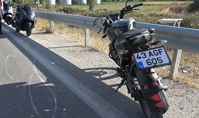 Traktör ile motosiklet çarpıştı