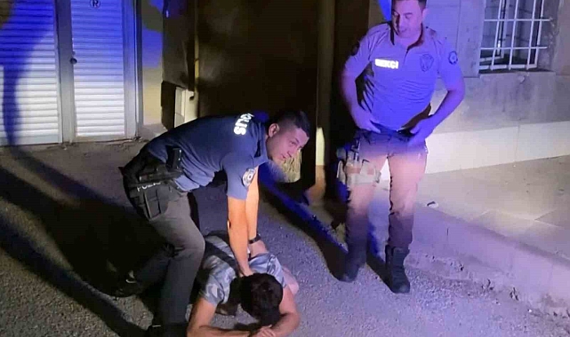 Uyuşturucuyu atıp kaçan şüpheliden polise, &quot;Bir içimliği zehir ediyorsunuz&quot; sitemi