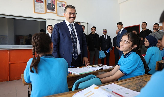 Vali Turan’dan okul ziyaretleri