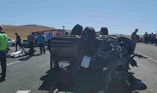 Van-Erciş kara yolu üzerinde feci kaza