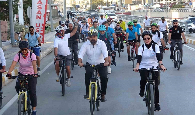 Van&#039;da &#039;Halk Sağlığı Haftası&#039; etkinlikleri kapsamında bisiklet turu düzenlendi