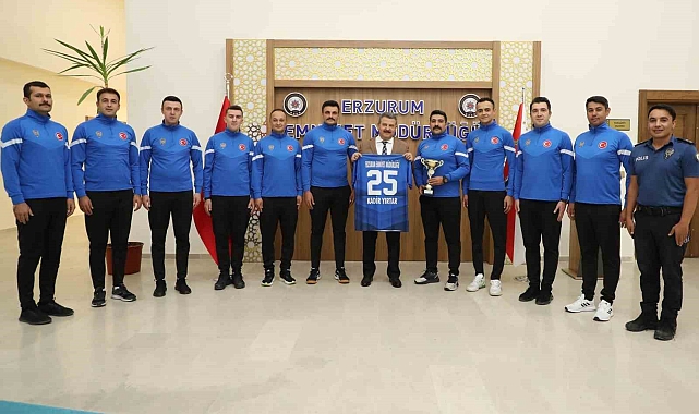 Voleybol Turnuvası Şampiyonluk ipini Erzurum Emniyet Müdürlüğü takımı göğüsledi