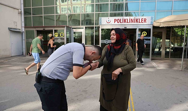 Yanında taşıdığı altınları hastanede unuttu