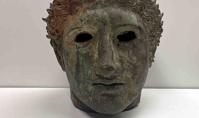 Yasa dışı yollarla yurt dışına çıkarılan 14 arkeolojik ve etnografik eser, Türkiye&#039;ye geri kazandırıldı