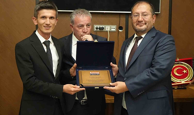 &quot;Yılın En İyi Haber Ajansı&quot; ödülü İhlas Haber Ajansı&#039;na verildi