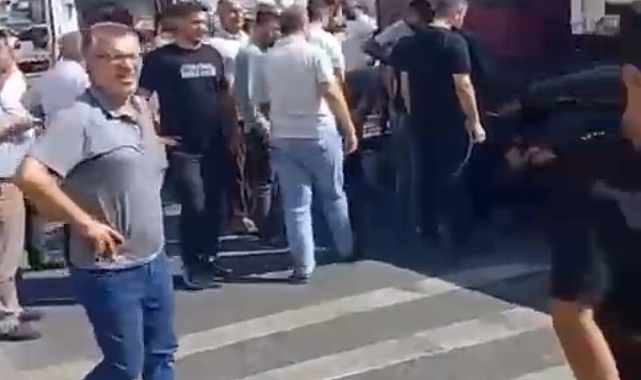 Yolun karşısına geçerken tırın çarptığı çocuk yaralandı