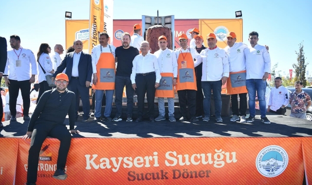 100 binler Millet Bahçesi&#039;ne akın etti