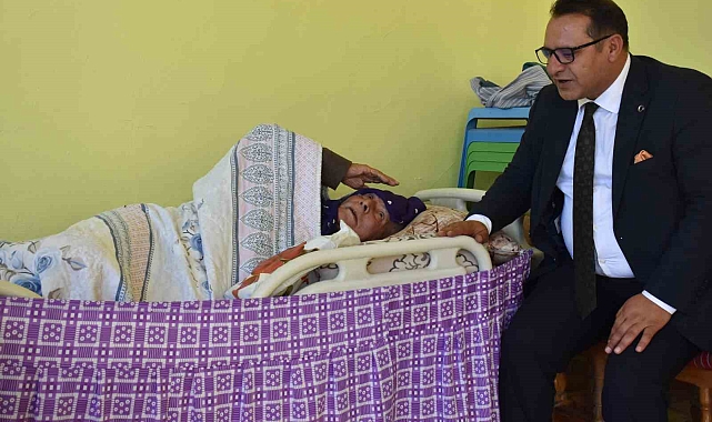 100 yaşını aşmış yaşlılar ziyaret edildi