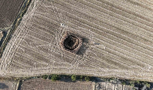 14,5 metre genişliğinde obruk oluştu