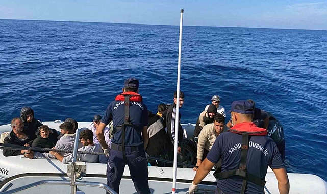 16 düzensiz göçmen kurtarıldı