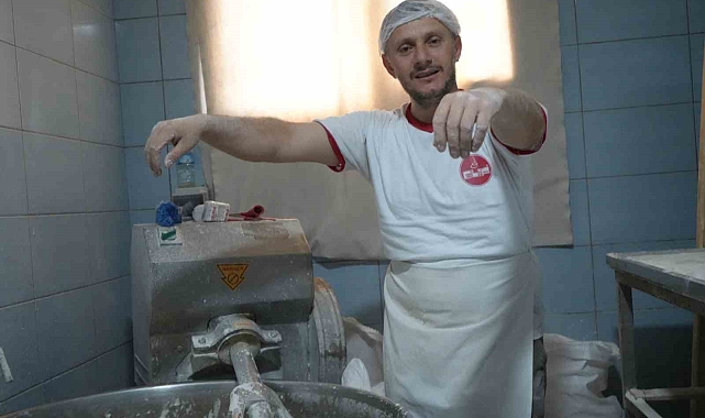 200 derece ateşin başında güle oynaya ekmek mesaisi