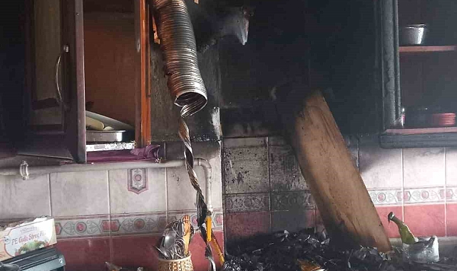 5 yaşındaki kız çocuğunun mutfakta patates kızartırken mutfakta yangın çıktı