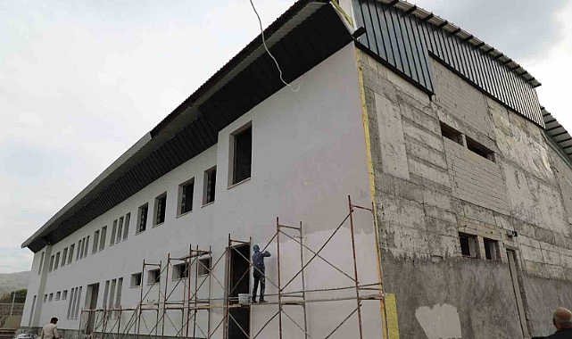 500 seyirci kapasiteli spor salonu yakında hizmete girecek